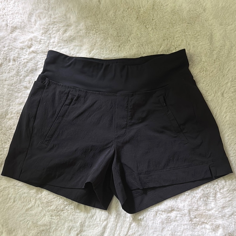 Women's Athleta Trekkie North Short Black